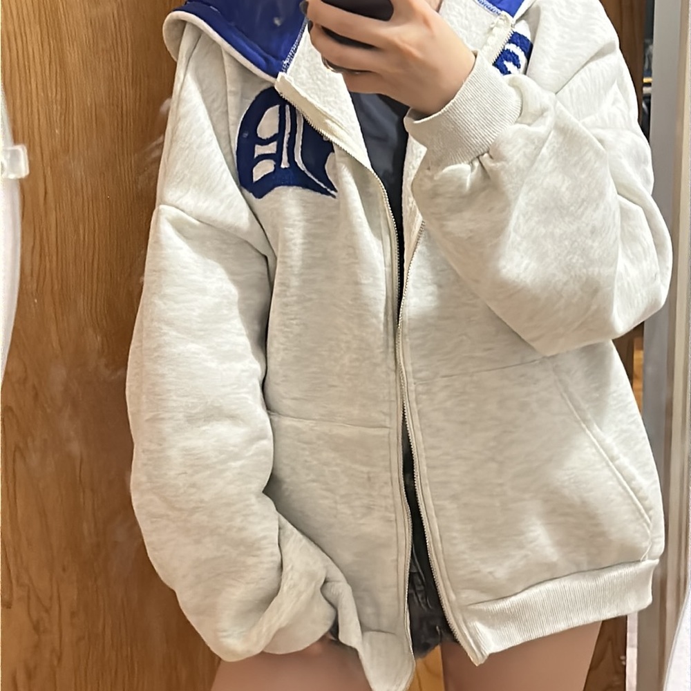 COPY - Adika AD oversized hoodie.size medium.